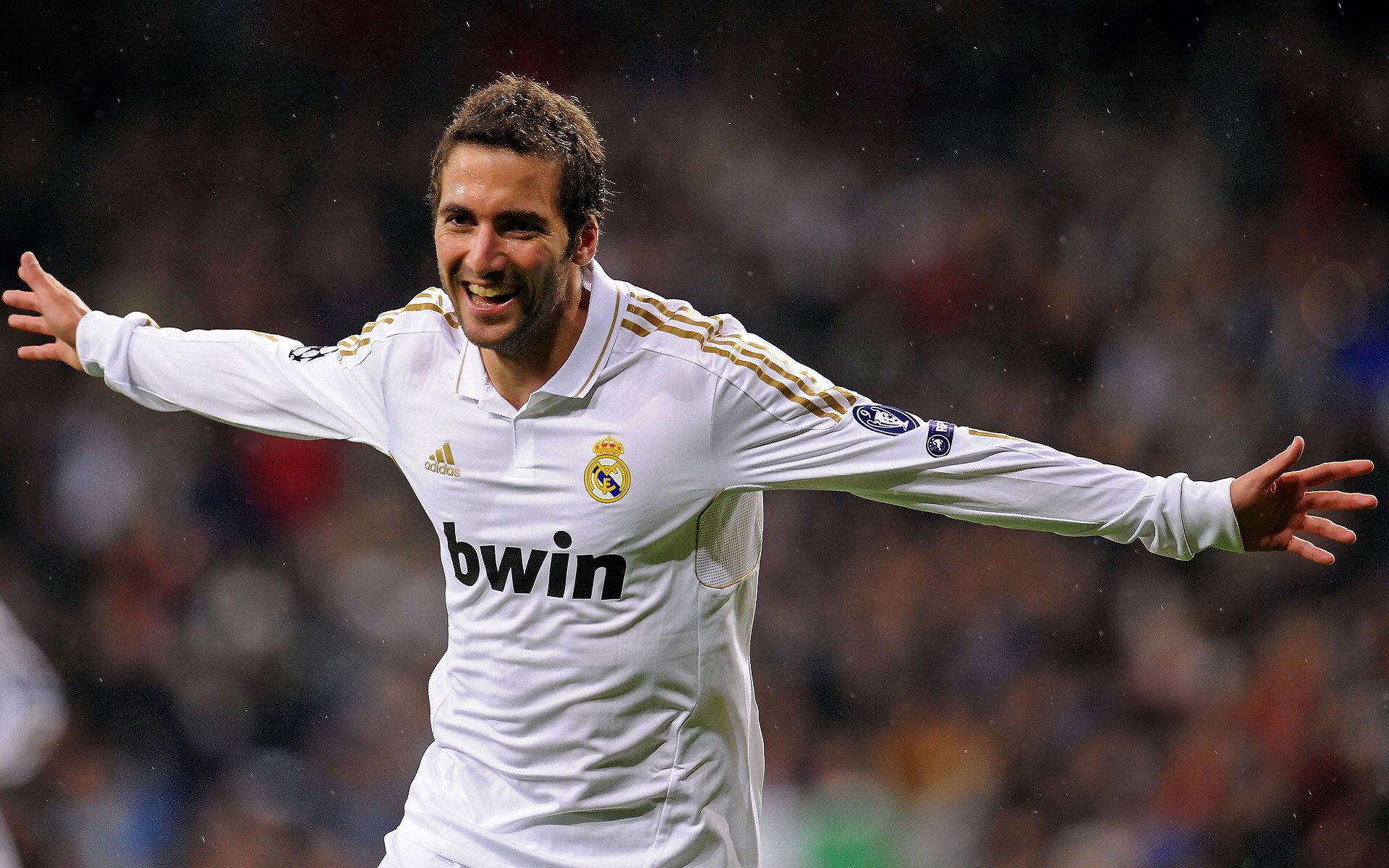 以足球为主题的虚拟现实逃脱游戏爆火，吸引极大关注，能玩虚拟足球的app