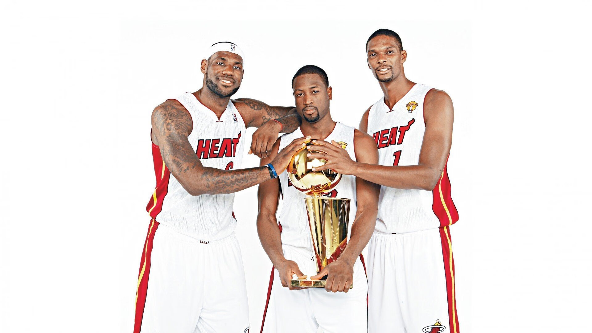 独行侠训练营后进行全队集体拉伸环节，独行侠队教练是谁